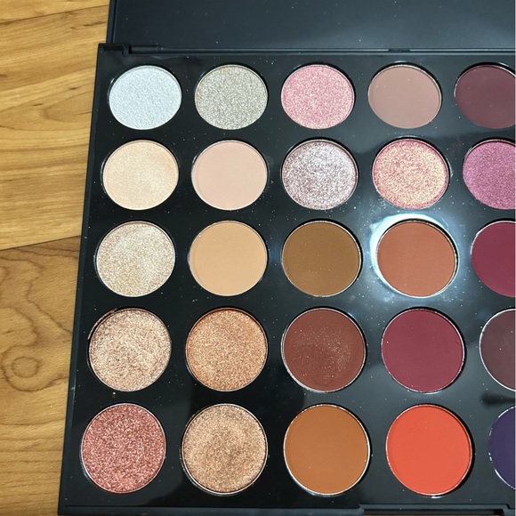 Morphe 35V Stunning Vibes Palette - Picture 5 of 6